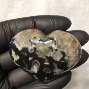 Mosaic Quartz Heart 1.9 ounce’s